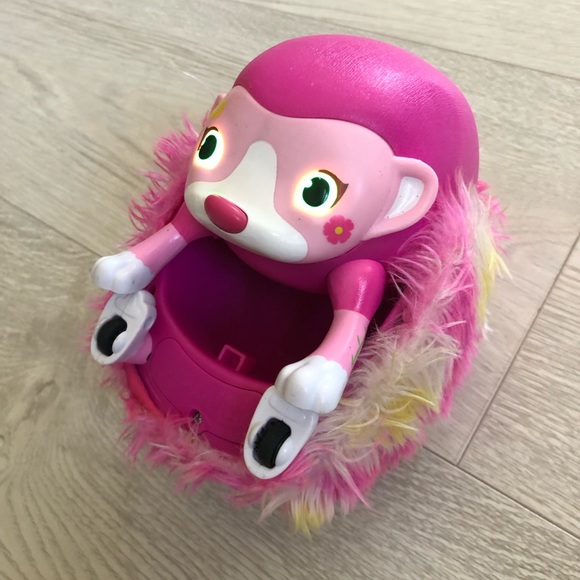 Zoomer Hedgiez Whirl Hedgehog with Lights, Sounds & Sensors - Picture 9 of 16